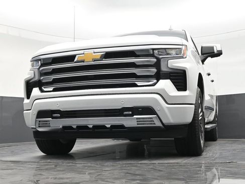Used 2024 Chevrolet Silverado 1500 High Country w/ Technology Package RWD image 27