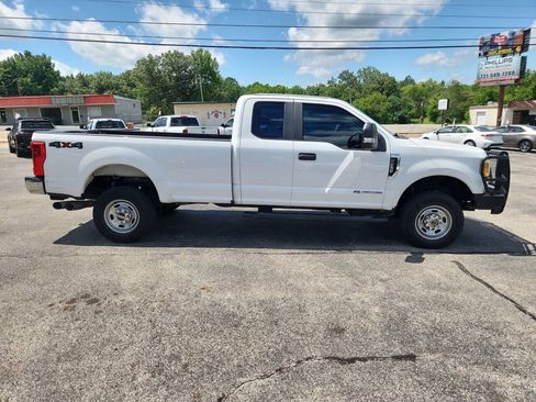 Used 2017 Ford F250 XL w/ Power Equipment Group AWD/4WD image 5
