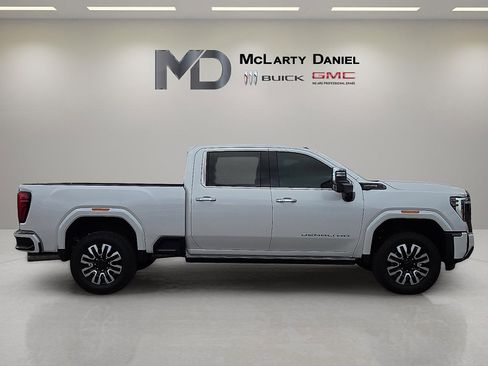Used 2024 GMC Sierra 3500 Denali Ultimate image 6