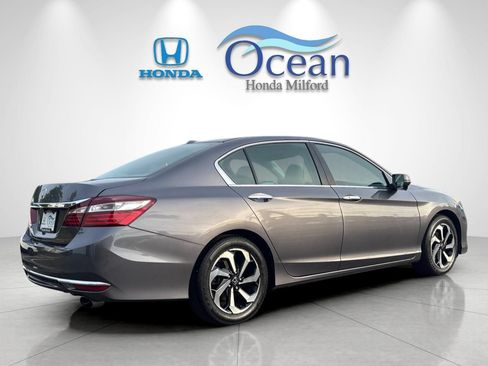Used 2017 Honda Accord EX-L image 3