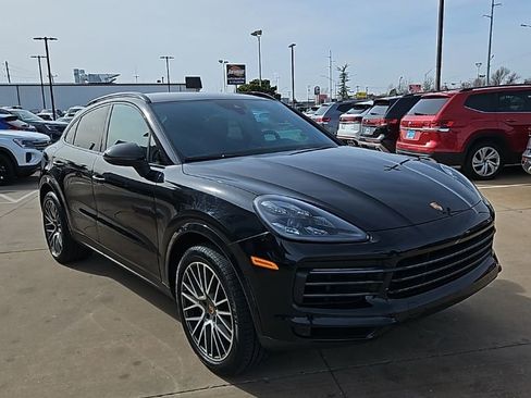 Used 2022 Porsche Cayenne Coupe image 3