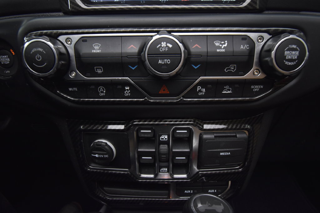 Used 2022 Jeep Wrangler Unlimited Sahara w/ LED Lighting Group AWD/4WD image 35
