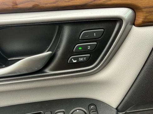 Used 2018 Honda CR-V EX-L image 9