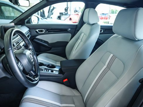 Used 2025 Honda Civic Sport image 25