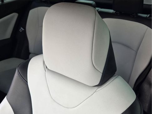 Used 2019 Toyota Prius Limited FWD image 21