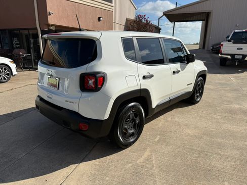 Used 2020 Jeep Renegade Sport w/ UConnect 7.0 Group FWD image 5