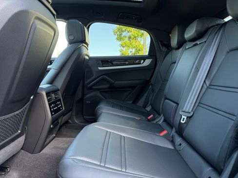 New 2025 Porsche Cayenne E-Hybrid Coupe AWD/4WD image 30