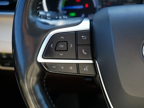 Used 2021 Toyota Highlander Platinum AWD/4WD image 31