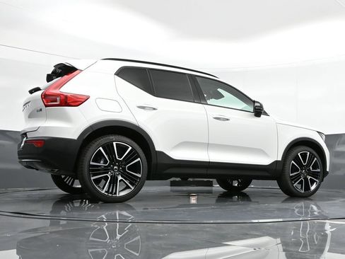 New 2025 Volvo XC40 B5 Plus w/ Climate Package AWD/4WD image 40