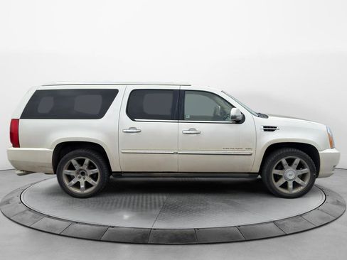 Used 2011 Cadillac Escalade ESV Premium image 4
