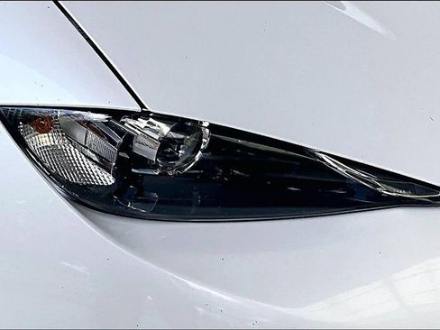 Used 2023 MAZDA MX-5 Miata Grand Touring RWD image 27