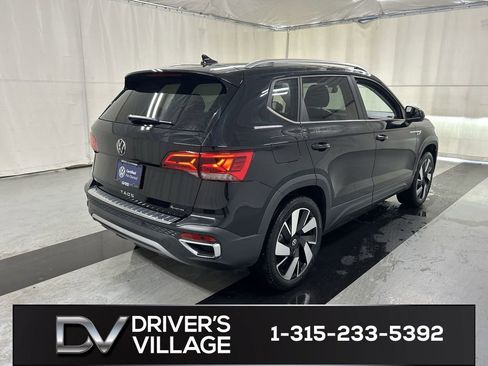 Certified 2023 Volkswagen Taos SEL AWD/4WD image 2