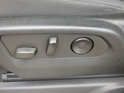 Certified 2022 Chevrolet Silverado 1500 Custom image 19