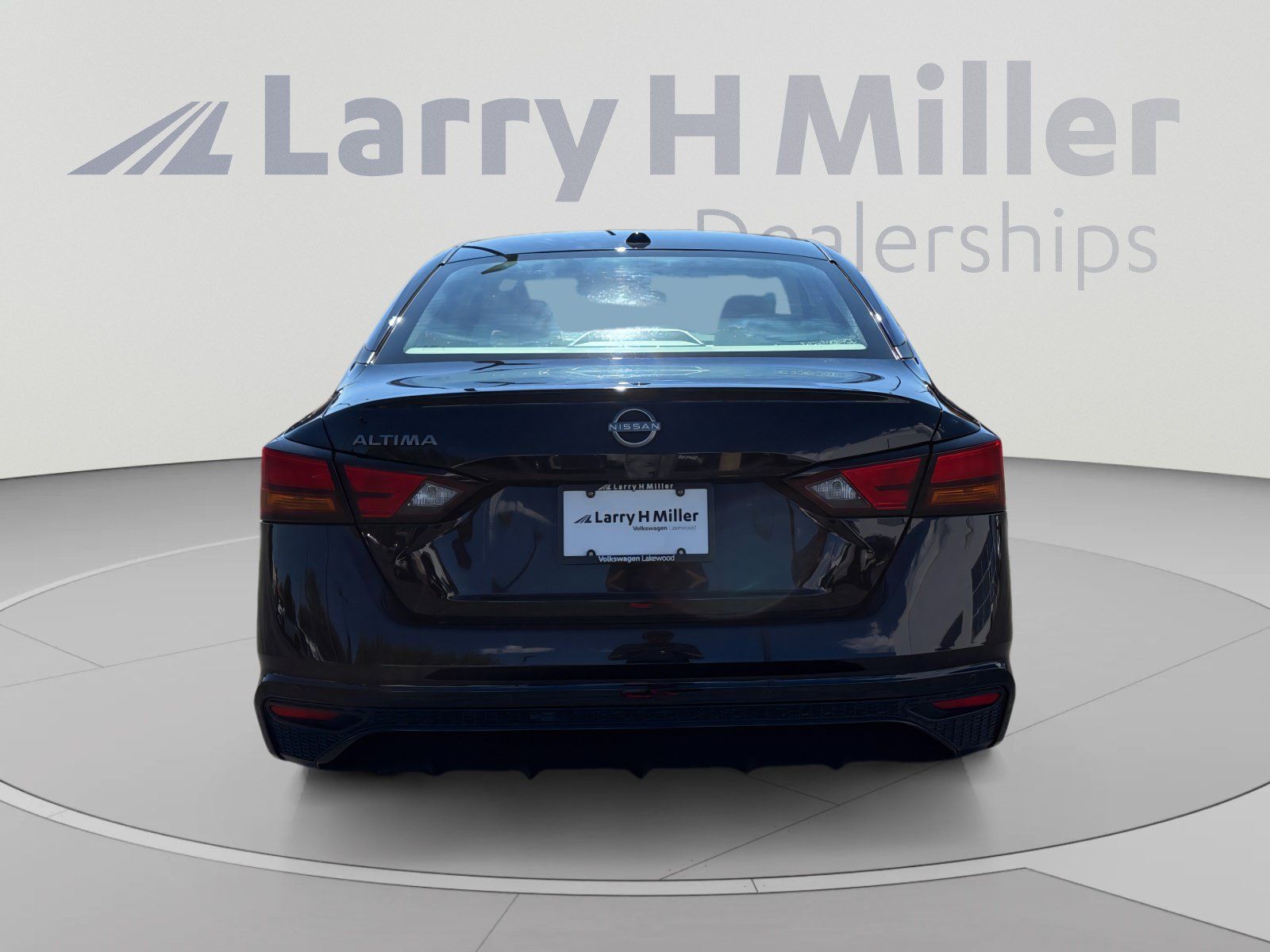 Used 2025 Nissan Altima 2.5 SV FWD image 4