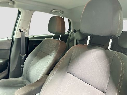 Used 2019 Chevrolet Trax LT AWD/4WD image 21