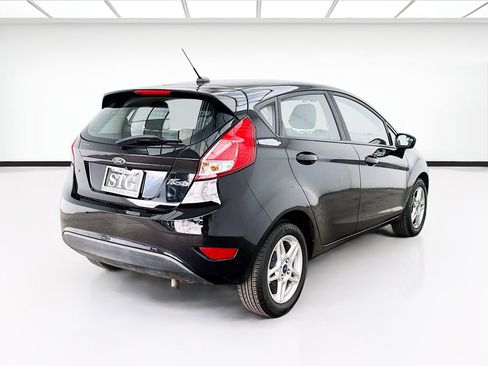 Used 2018 Ford Fiesta SE FWD image 4