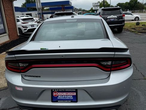 Used 2020 Dodge Charger SXT w/ Blacktop Package RWD image 4