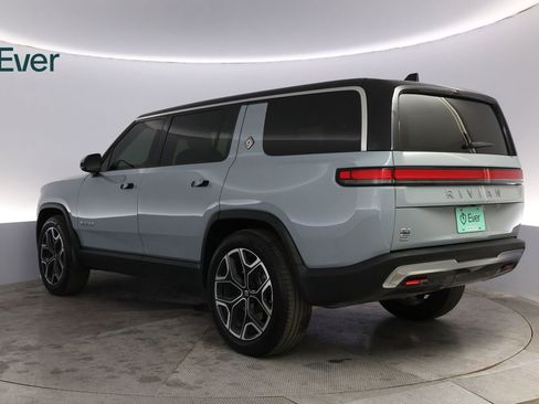 Used 2025 Rivian R1S Adventure image 17