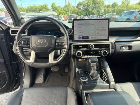 Used 2025 Toyota 4Runner Limited AWD/4WD image 17