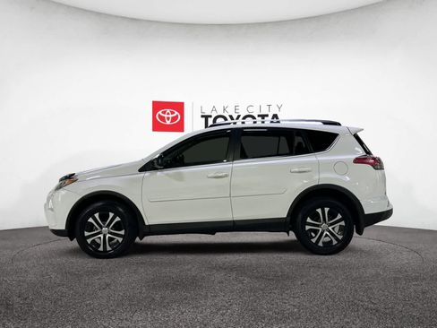 Used 2017 Toyota RAV4 LE image 3