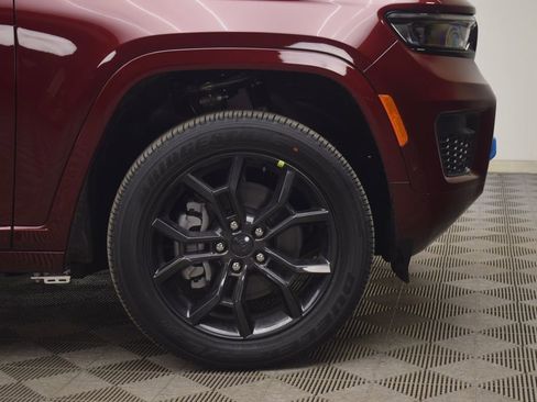 Used 2025 Jeep Grand Cherokee Limited 4xe image 6