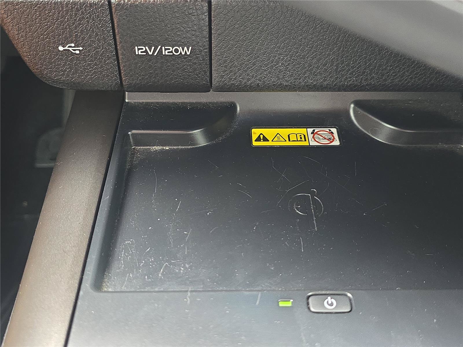 Used 2022 Toyota Camry XLE w/ Navigation Upgrade Package FWD image 19
