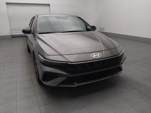 Used 2025 Hyundai Elantra Sport FWD image 13