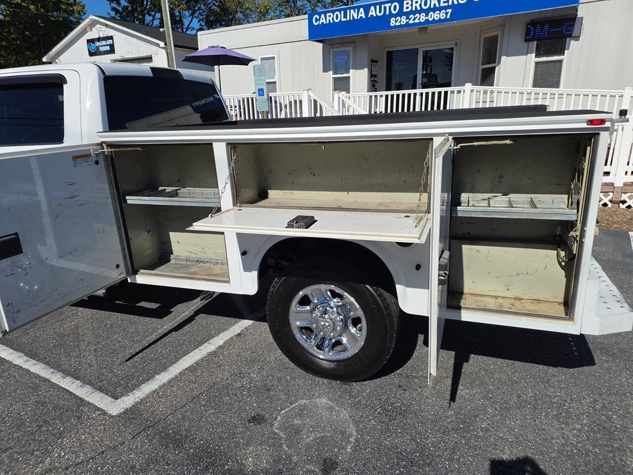 Used 2019 RAM 3500 Tradesman w/ Chrome Appearance Group AWD/4WD image 15