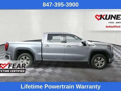 Used 2025 GMC Sierra 1500 SLT image 2