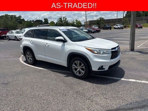 Used 2015 Toyota Highlander XLE FWD image 1
