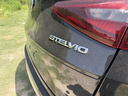 Used 2018 Alfa Romeo Stelvio Sport w/ Quick Order Package 22J Sport AWD/4WD image 34