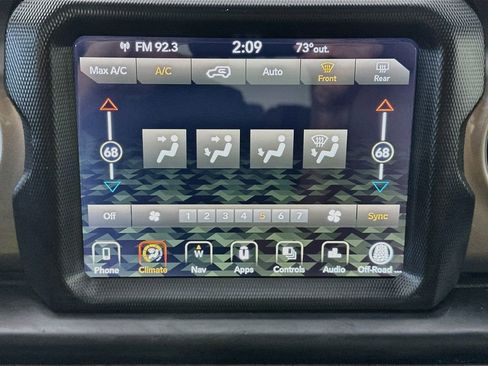 Used 2018 Jeep Wrangler Unlimited Sahara AWD/4WD image 18