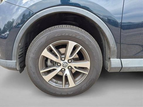 Used 2017 Toyota RAV4 XLE w/ Carpet Mat Package AWD/4WD image 17