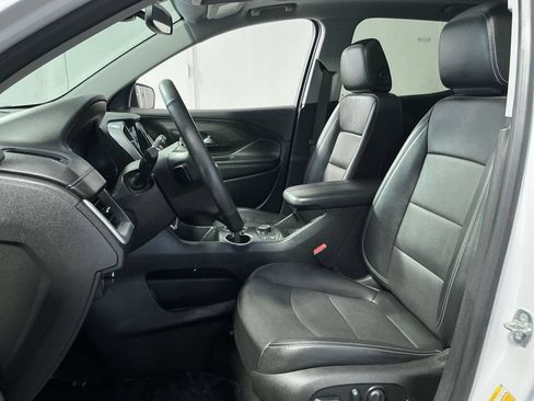 Used 2023 GMC Terrain SLT AWD/4WD image 14