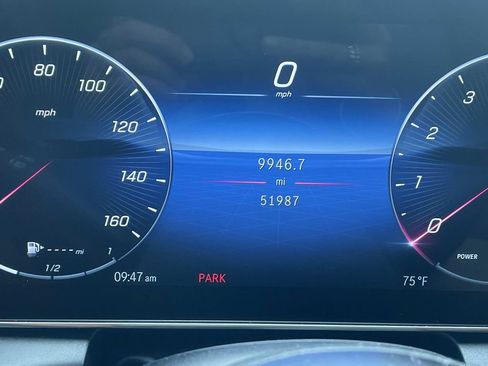 Used 2024 Mercedes-Benz GLC 300 4MATIC image 13