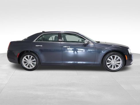 Used 2018 Chrysler 300 Limited w/ Safetytec Plus Group AWD/4WD image 4