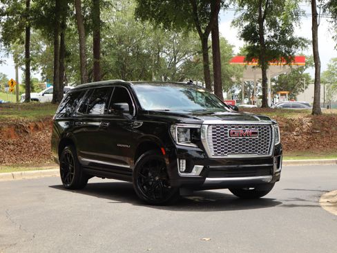 Used 2022 GMC Yukon Denali AWD/4WD image 2