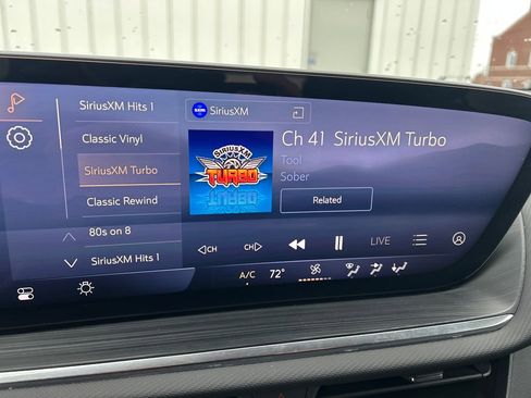 Certified 2025 Buick Envision Preferred image 28