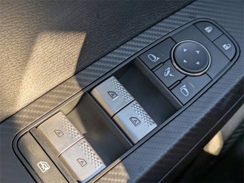 New 2025 Mitsubishi Outlander SE image 23