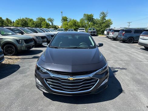 Used 2022 Chevrolet Malibu LS FWD image 2