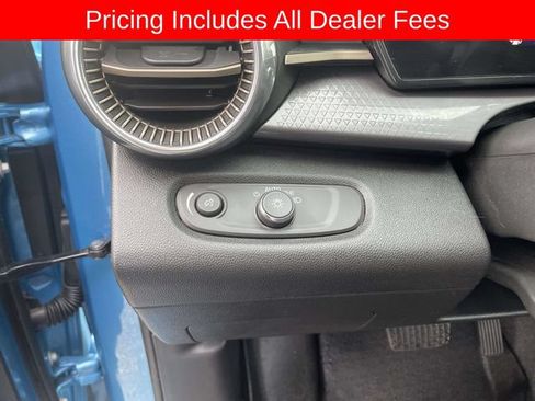 Used 2025 Chevrolet Trax ACTIV w/ Driver Confidence Package FWD image 22