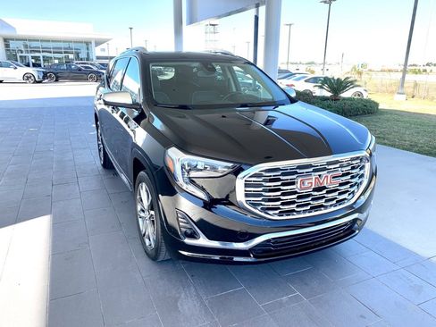 Used 2019 GMC Terrain Denali w/ Driver Alert Package II image 3
