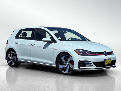 Used 2018 Volkswagen GTI SE FWD image 2