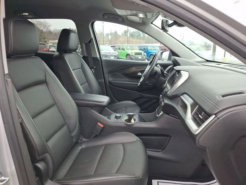 Used 2022 GMC Terrain SLT image 12