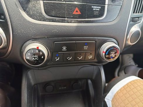 Used 2011 Hyundai Tucson GLS FWD image 15
