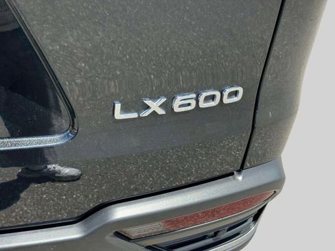 Used 2025 Lexus LX 600 4WD w/ Accessory Package (2T) image 11