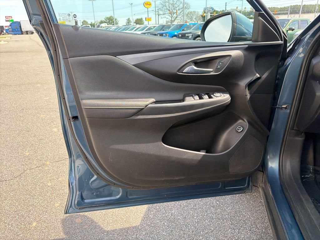 Used 2024 Buick Envista Sport Touring w/ Convenience I Package FWD image 13
