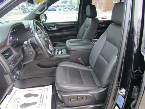 Used 2022 Chevrolet Tahoe Z71 w/ Luxury Package image 14