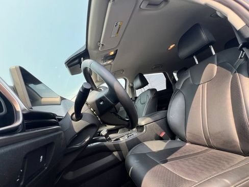 Certified 2025 Kia Sorento S AWD/4WD image 18