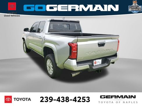 Certified 2024 Toyota Tacoma SR5 AWD/4WD image 9